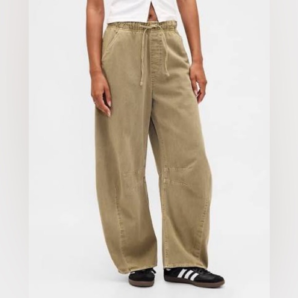 GAP 
Mid Rise Twill Easy Horseshoe Pants MEDIUM